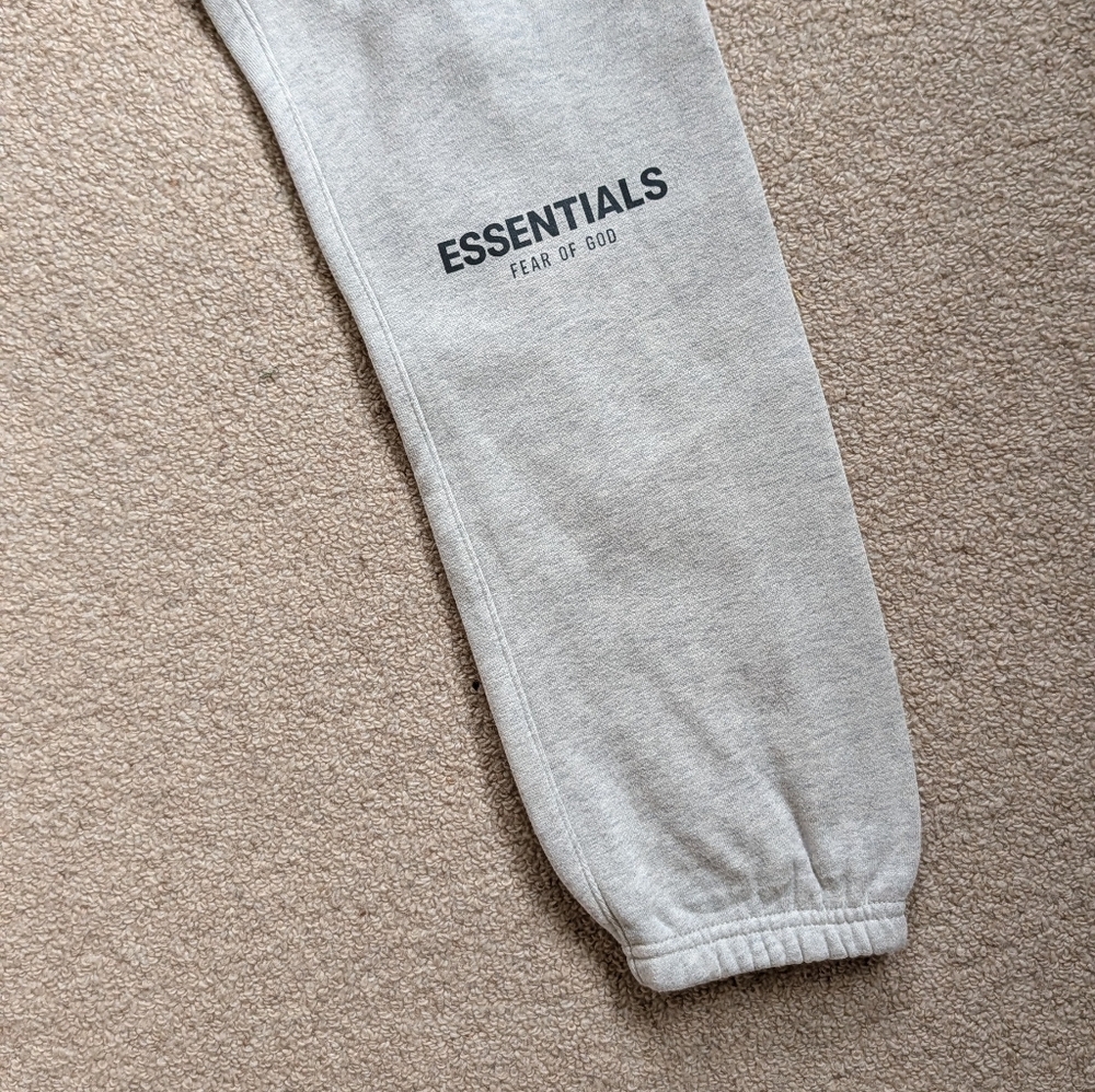 Fear Of God Essentials Oatmeal Sweatpants Small - Picture 4 of 5